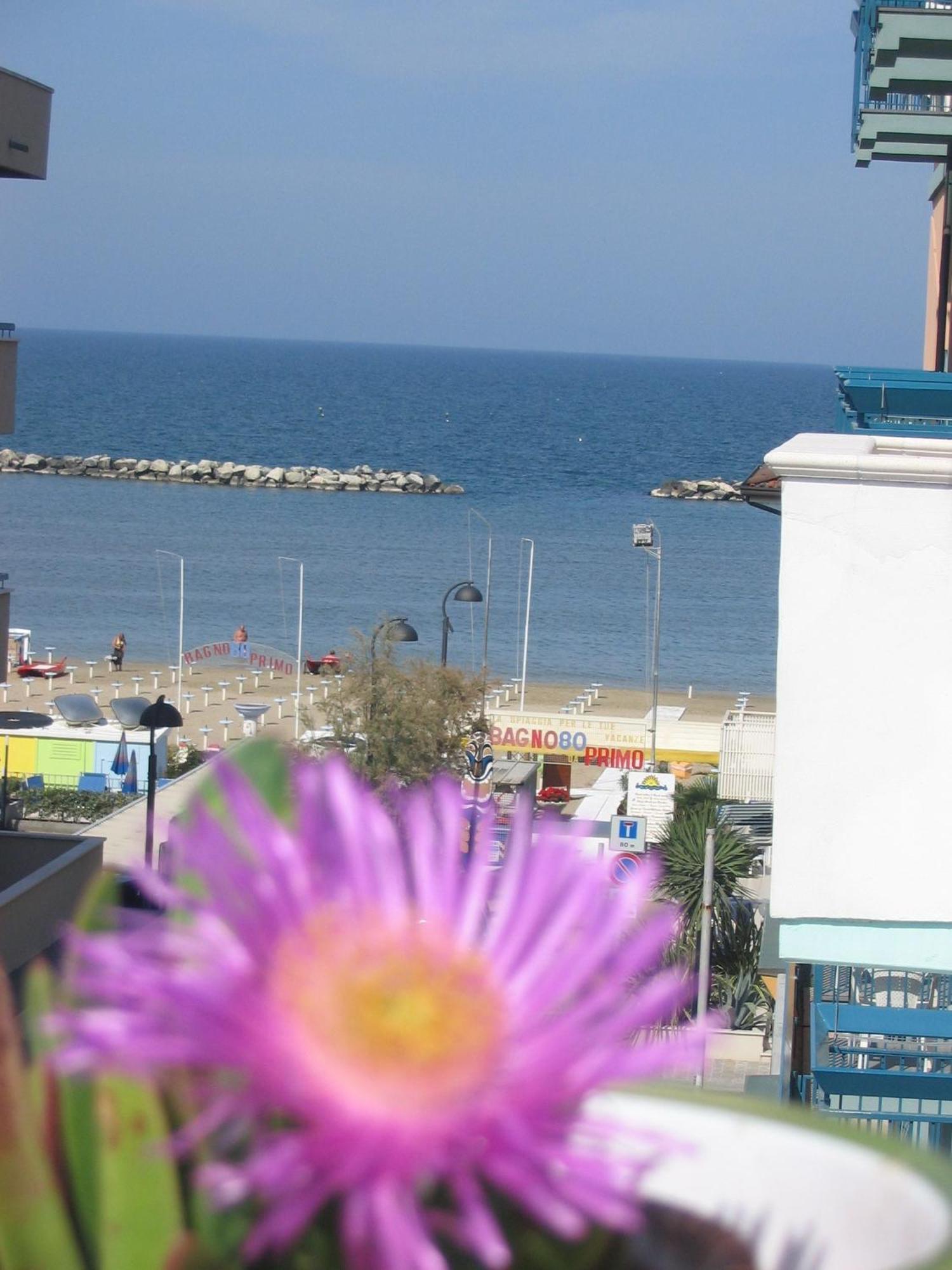 Hotel Doria Bellaria-Igea Marina Exterior photo